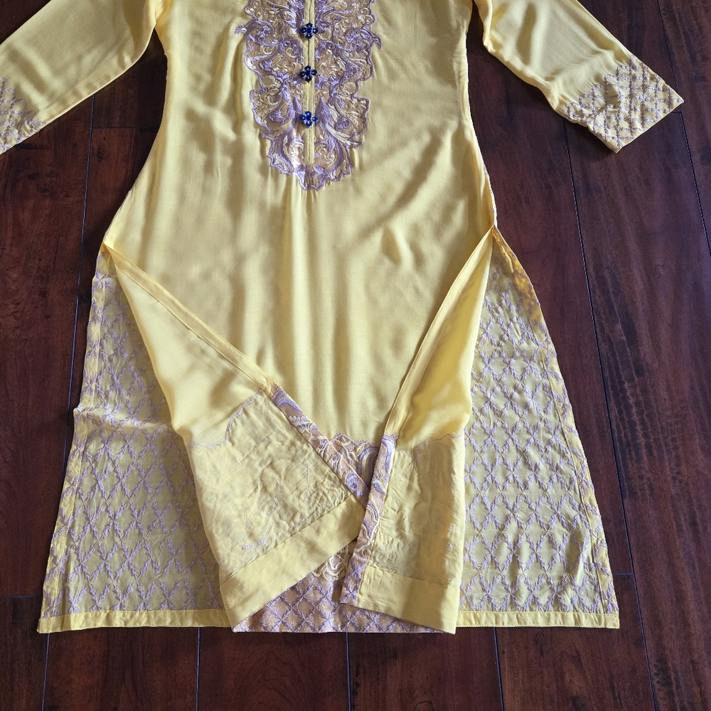 Embroidered Yellow Top Shirt Long Kurti Viscose Lace Floral Buttons Size S/M - Picture 3 of 6